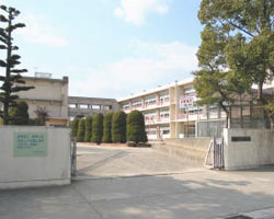 現在の伊福小学校